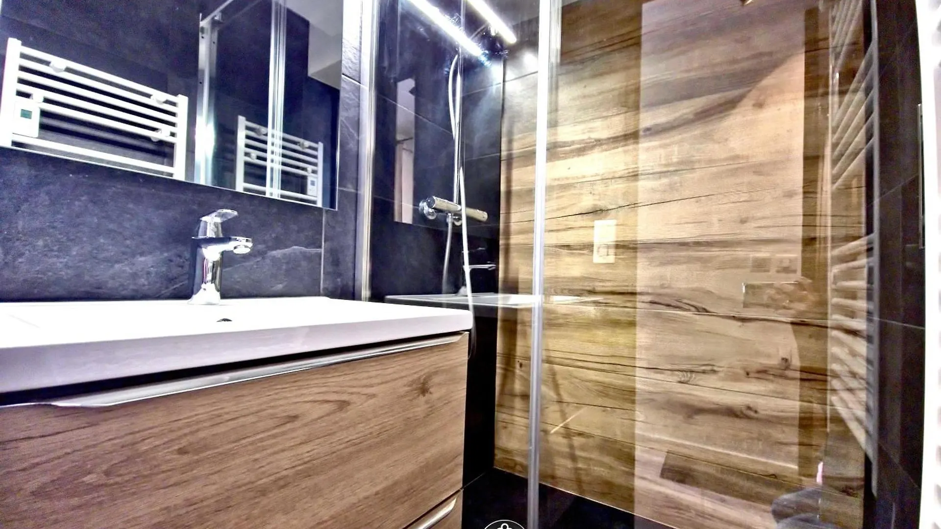 Apartment Nouveau ! Studio Renove Design Huez